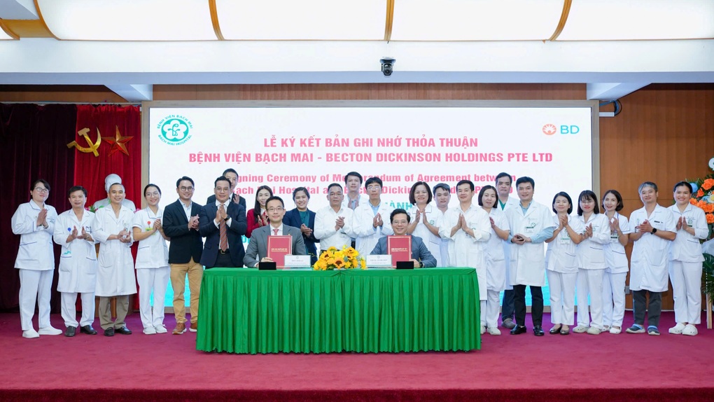 Bệnh viện Bạch Mai có phòng mô phỏng tiếp cận mạch máu hiện đại - 2