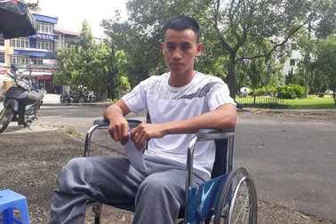 Chàng lính cơ động “vượt vũ môn” trên xe lăn