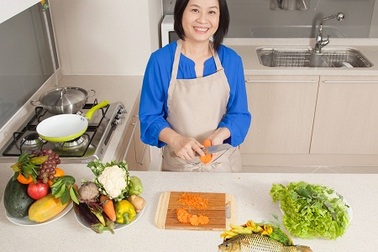 Chuyên gia ẩm thực Diệu Thảo: Dinh dưỡng cho người lớn tuổi: cần tâm huyết và tình cảm của người thân