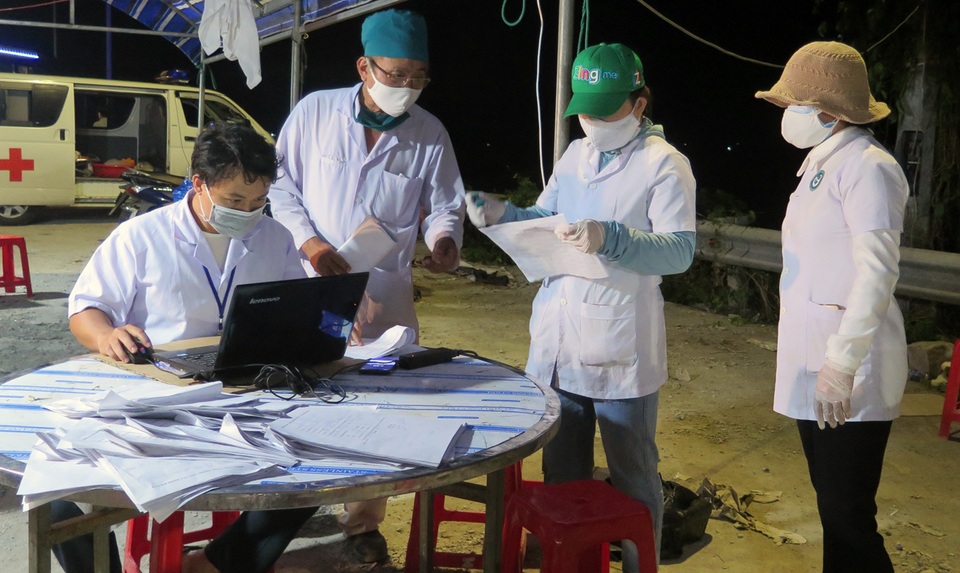 Thông báo khẩn tìm người đi trên xe khách có sinh viên mắc Covid-19 - 2 Thông báo khẩn tìm người đi trên xe khách có sinh viên mắc Covid-19 - 2