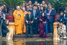 Chủ tịch nước Lương Cường thả cá vàng tiễn ông Công, ông Táo