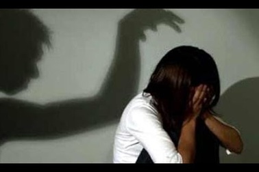 Bắt giam gã đàn ông nghi nhiều lần hiếp dâm thiếu nữ 16 tuổi