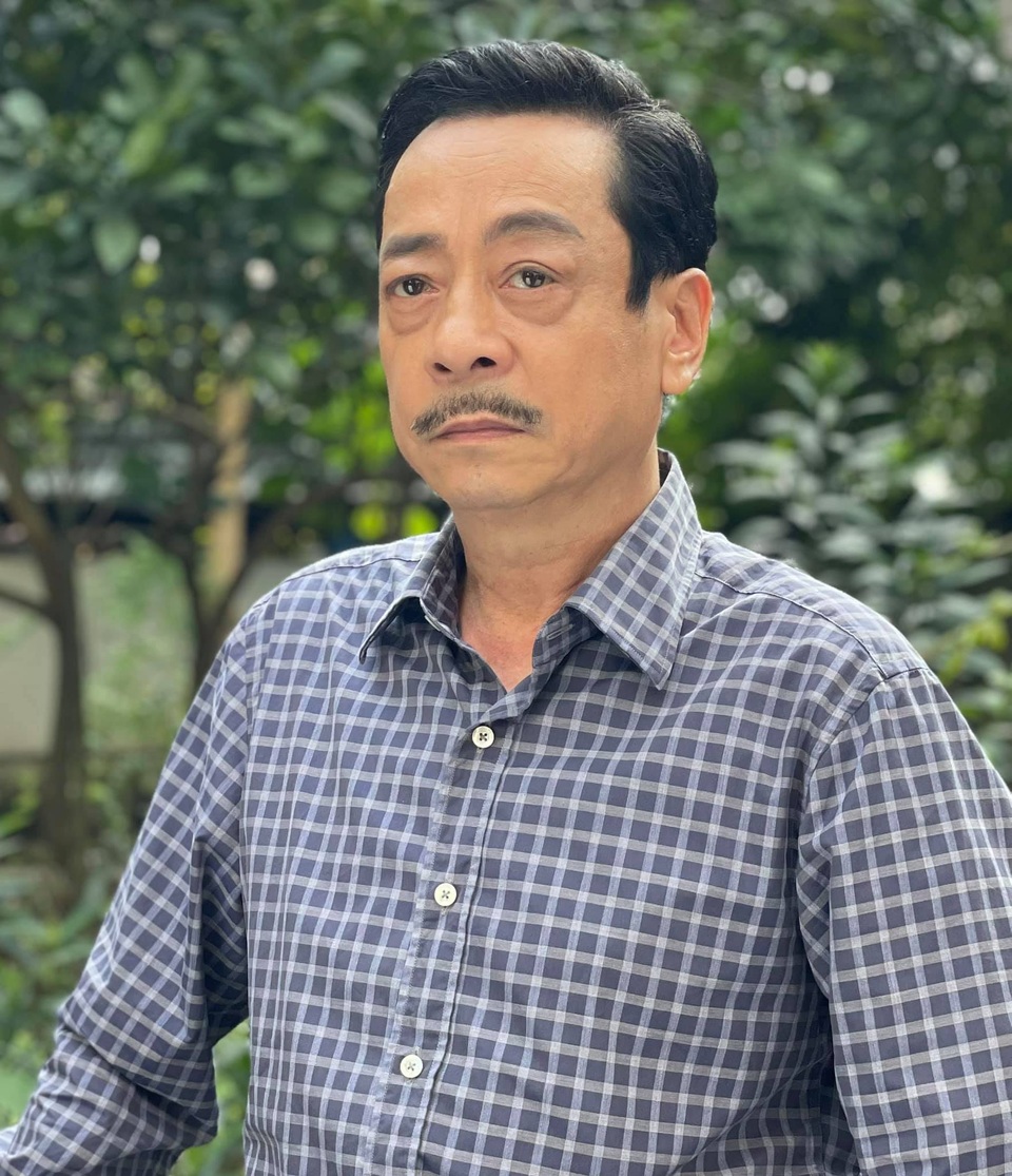 NSND Hoàng Dũng phải phẫu thuật vì bệnh cột sống trở nặng - 2 NSND Hoàng Dũng phải phẫu thuật vì bệnh cột sống trở nặng - 2