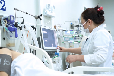 Người phụ nữ ở TPHCM ngộ độc thuốc tê nguy kịch sau hút mỡ tại phòng khám