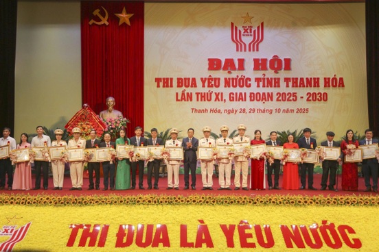 Tôn vinh 321 tập thể, cá nhân tiêu biểu trong phong trào thi đua yêu nước
