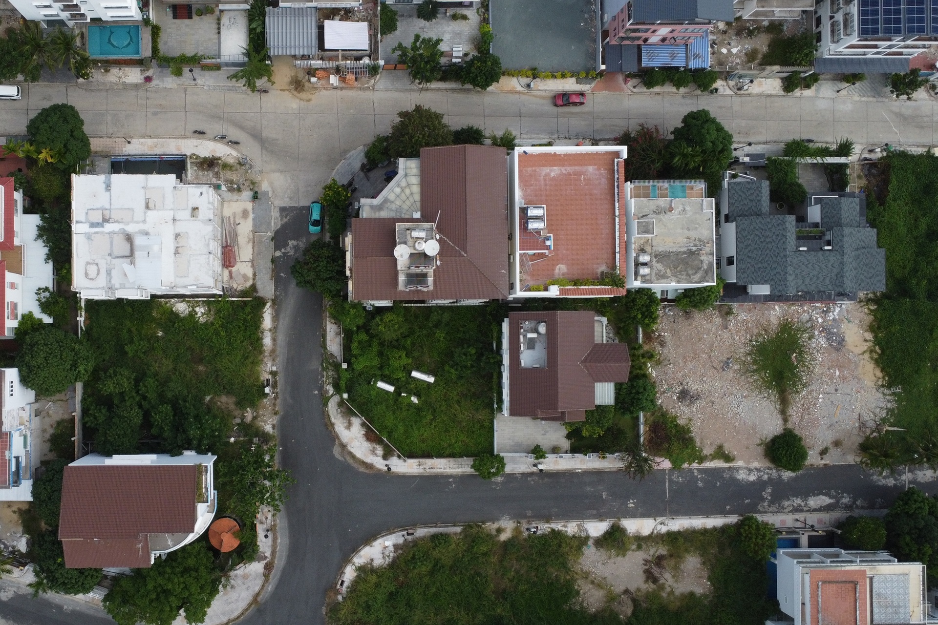 Tháo dỡ 15 biệt thự xây sai phép ở Nha Trang - 11 Tháo dỡ 15 biệt thự xây sai phép ở Nha Trang - 11