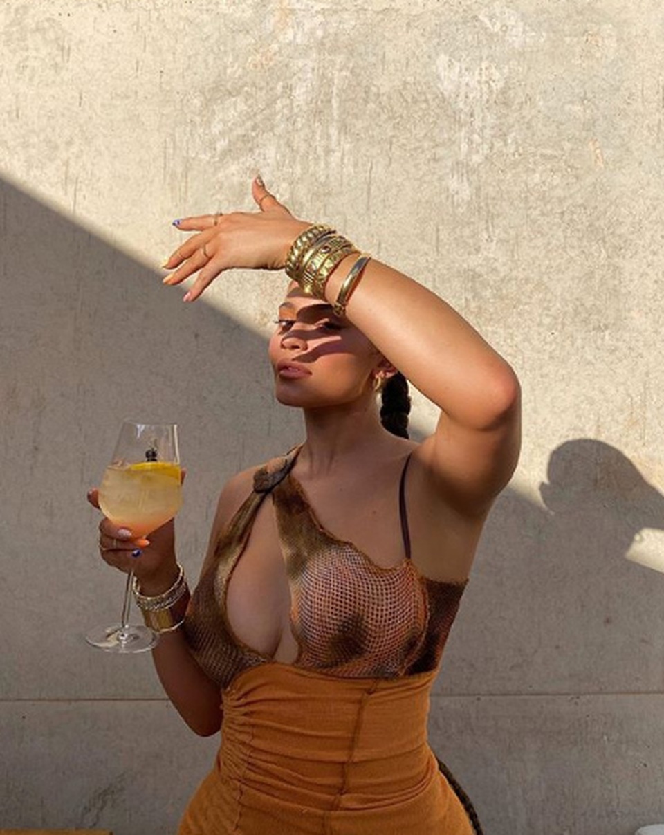 Kylie Jenner bốc lửa trong kỳ nghỉ ở sa mạc - 2 Kylie Jenner bốc lửa trong kỳ nghỉ ở sa mạc - 2