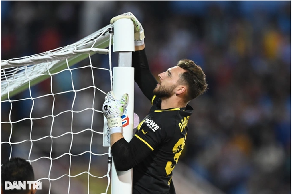 Truyền thông Đức bình luận sự cố hy hữu về khung thành ở sân Mỹ Đình - 1
