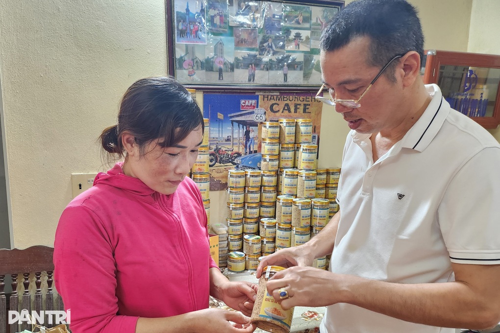 Chủ nhà hàng bỏ Sài Gòn về quê làm ruốc cá tiến vua truyền thống 1.000 năm - 2 Chủ nhà hàng bỏ Sài Gòn về quê làm ruốc cá tiến vua truyền thống 1.000 năm - 2