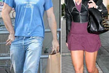 Brit "cặp" với người tình lớn tuổi?