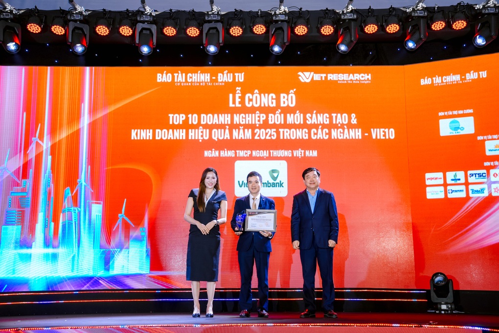 Vietnam Summit 2025 bình chọn Vietcombank dẫn đầu ngành ngân hàng về đổi mới sáng tạo và ESG - 1 Vietnam Summit 2025 bình chọn Vietcombank dẫn đầu ngành ngân hàng về đổi mới sáng tạo và ESG - 1