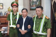 Bắt khẩn cấp kẻ tự nhận là luật sư, lừa đảo chiếm đoạt tài sản
