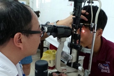 Dịch đau mắt đỏ lan rộng, “cháy” thuốc điều trị