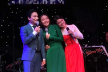 Hai con nuôi của Phi Nhung rơi nước mắt, xin được gọi Mạnh Quỳnh là cha