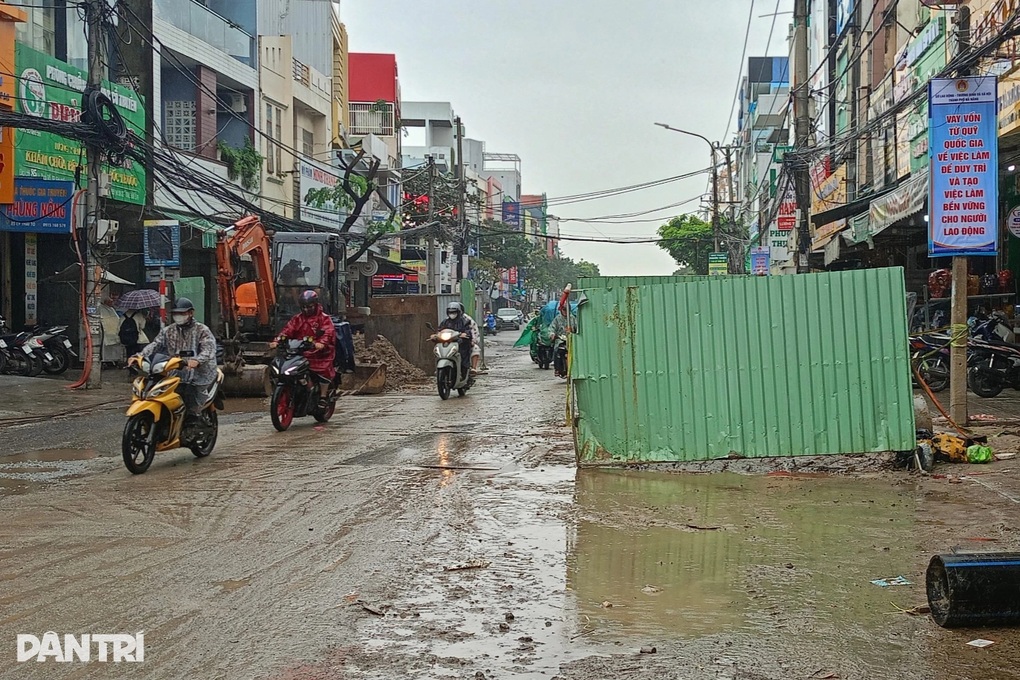 Vì sao Đà Nẵng đào đường cải tạo cống vào mùa mưa? - 1 Vì sao Đà Nẵng đào đường cải tạo cống vào mùa mưa? - 1