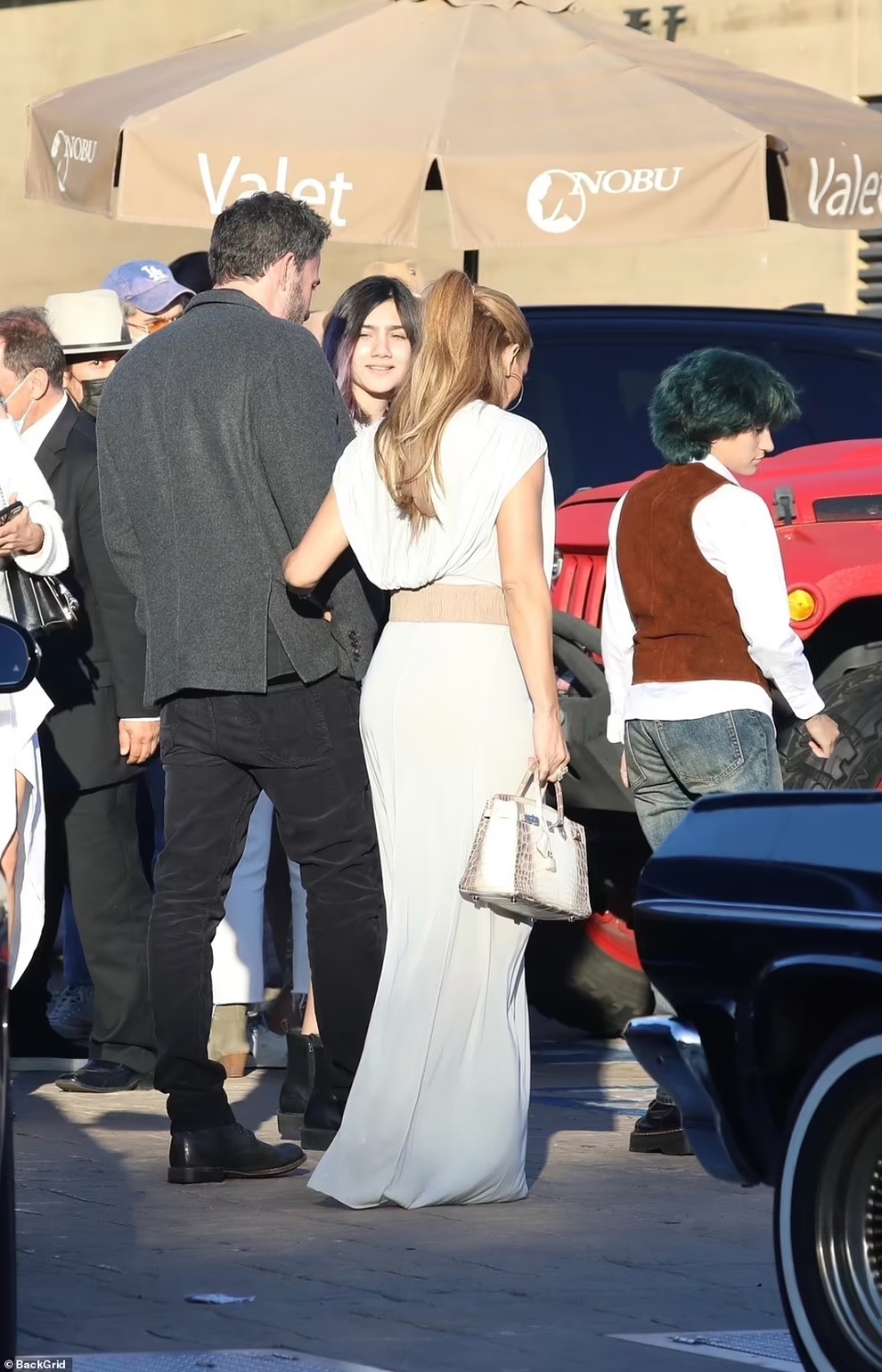 Jennifer Lopez và Ben Affleck bị bắt gặp hôn nhau tại quán ăn - 6 Jennifer Lopez và Ben Affleck bị bắt gặp hôn nhau tại quán ăn - 6