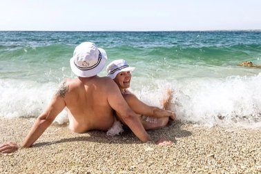 Trải nghiệm độc lạ trên du thuyền sang trọng dành cho du khách mê khỏa thân