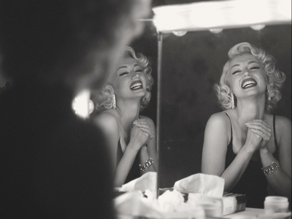 Phim về biểu tượng gợi cảm Marilyn Monroe bị chê lạm dụng cảnh sex - 1 Phim về biểu tượng gợi cảm Marilyn Monroe bị chê lạm dụng cảnh sex - 1