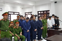 Đâm chết thanh niên đưa bạn đi cấp cứu, 14 người lĩnh án