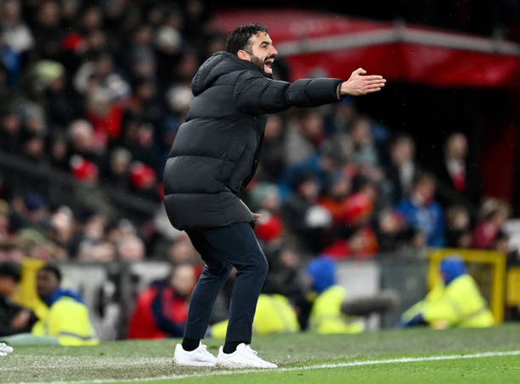 HLV Amorim muốn Man Utd đánh bại Man City đang khủng hoảng - 1 HLV Amorim muốn Man Utd đánh bại Man City đang khủng hoảng - 1