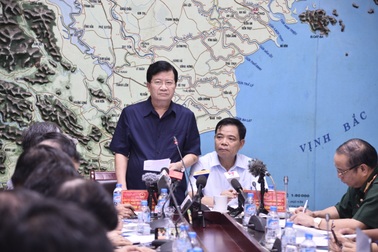 Áp thấp nhiệt đới mới lại đe dọa miền Trung