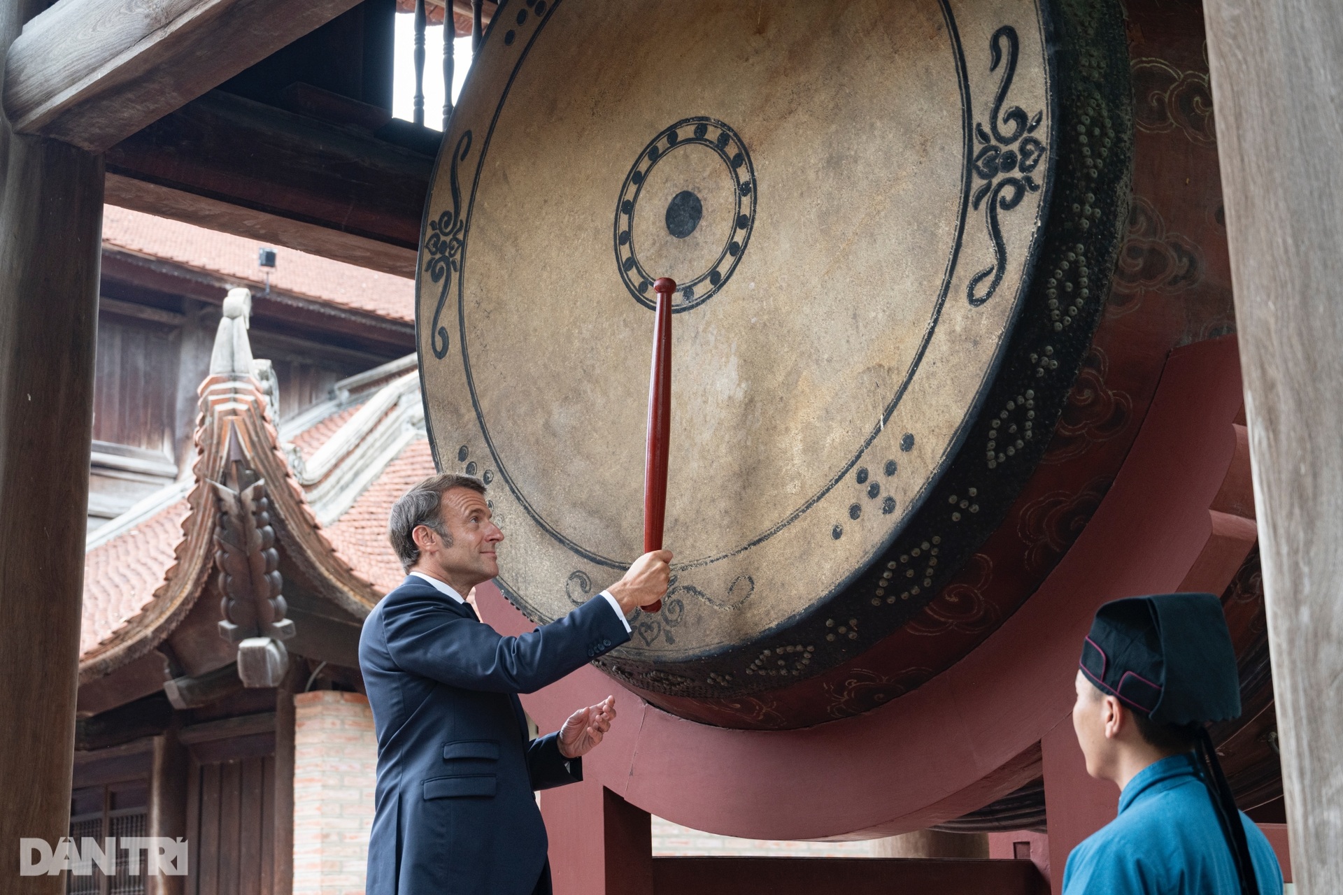 Tổng Bí thư Tô Lâm và Tổng thống Pháp thăm Văn Miếu, xem Nhã nhạc Cung đình Huế - 11 Tổng Bí thư Tô Lâm và Tổng thống Pháp thăm Văn Miếu, xem Nhã nhạc Cung đình Huế - 11