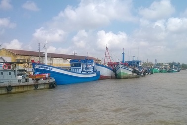 Công nhân tử nạn thương tâm vì trượt chân vào máy xay nước đá