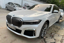 BMW 750Li lên sàn xe cũ với giá 600 triệu đồng vì lý do "dở khóc dở cười"