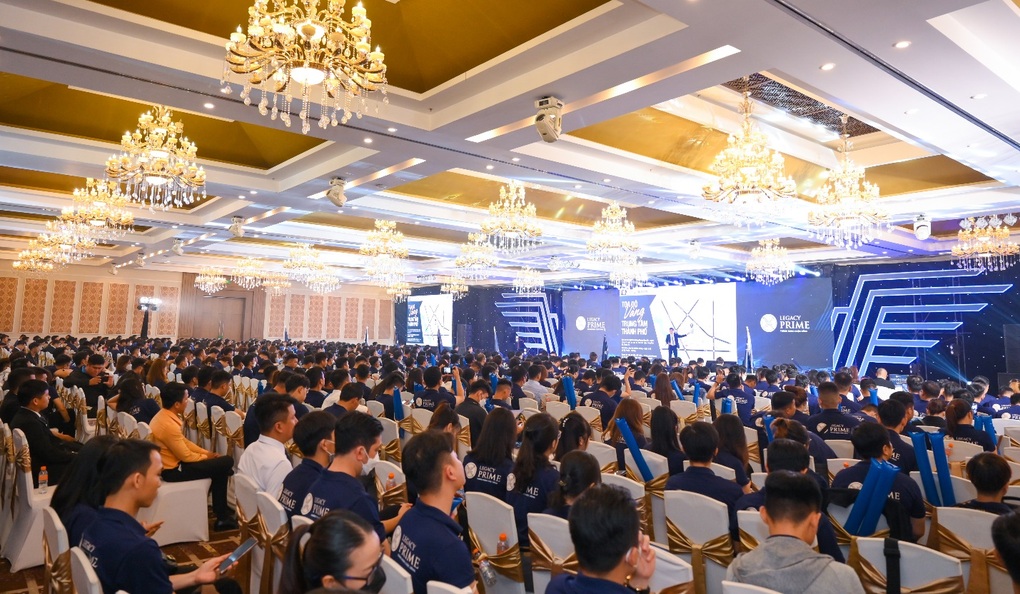 Khí thế của gần 1.000 chuyên viên kinh doanh trong ngày ra quân Legacy Prime - 3 Khí thế của gần 1.000 chuyên viên kinh doanh trong ngày ra quân Legacy Prime - 3