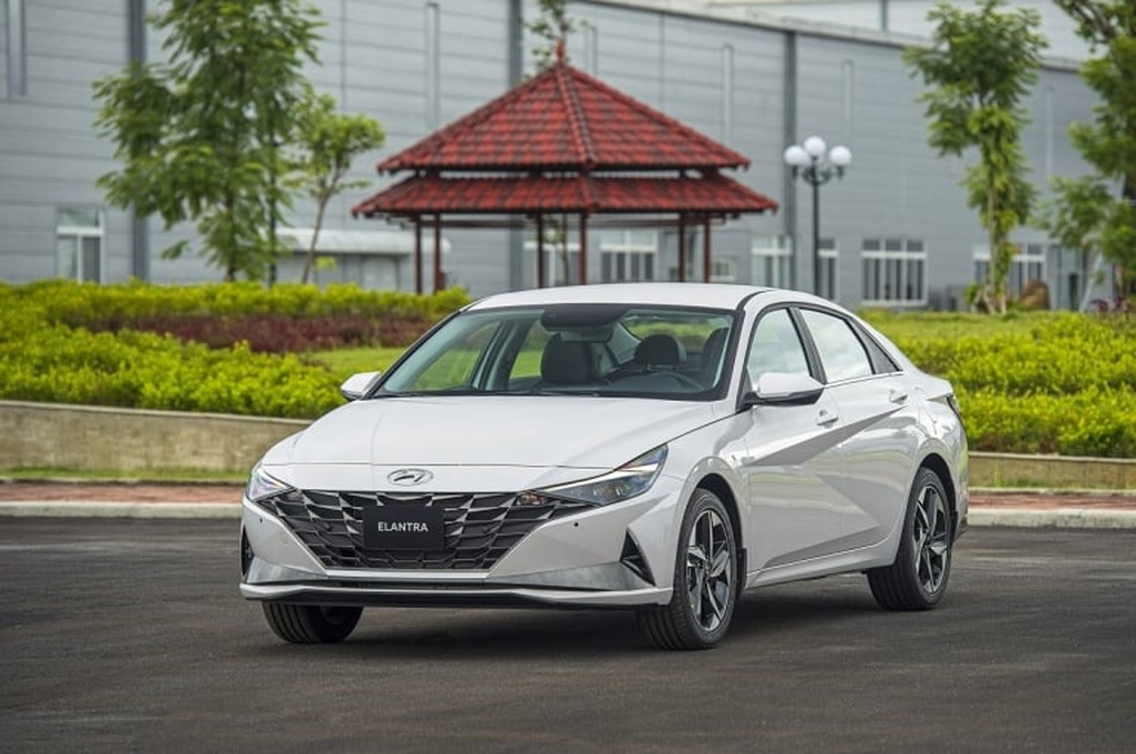 Mazda3 tăng tốc trong cuộc đua doanh số với Kia K3 - 2 Mazda3 tăng tốc trong cuộc đua doanh số với Kia K3 - 2