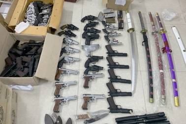 Công an TPHCM phá đường dây mua bán vũ khí, thu 150 khẩu súng