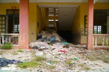 Hai ngôi trường bỏ hoang suốt 4 năm, thành nơi đổ rác