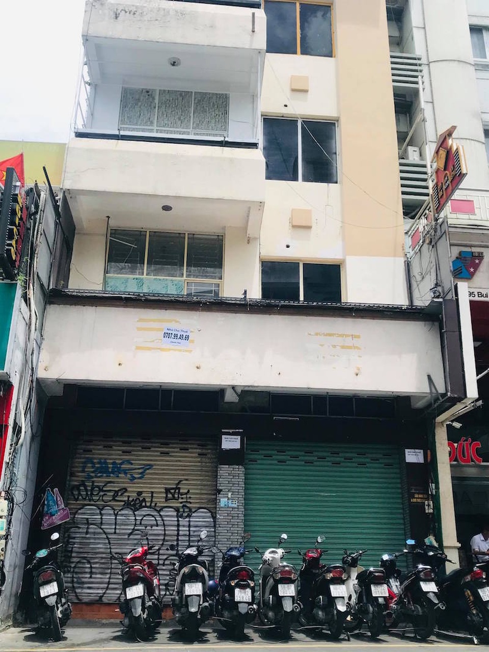 “Mặt bằng vàng” Quận 1, TPHCM đua nhau treo bảng cho thuê trong mùa dịch - 3 “Mặt bằng vàng” Quận 1, TPHCM đua nhau treo bảng cho thuê trong mùa dịch - 3