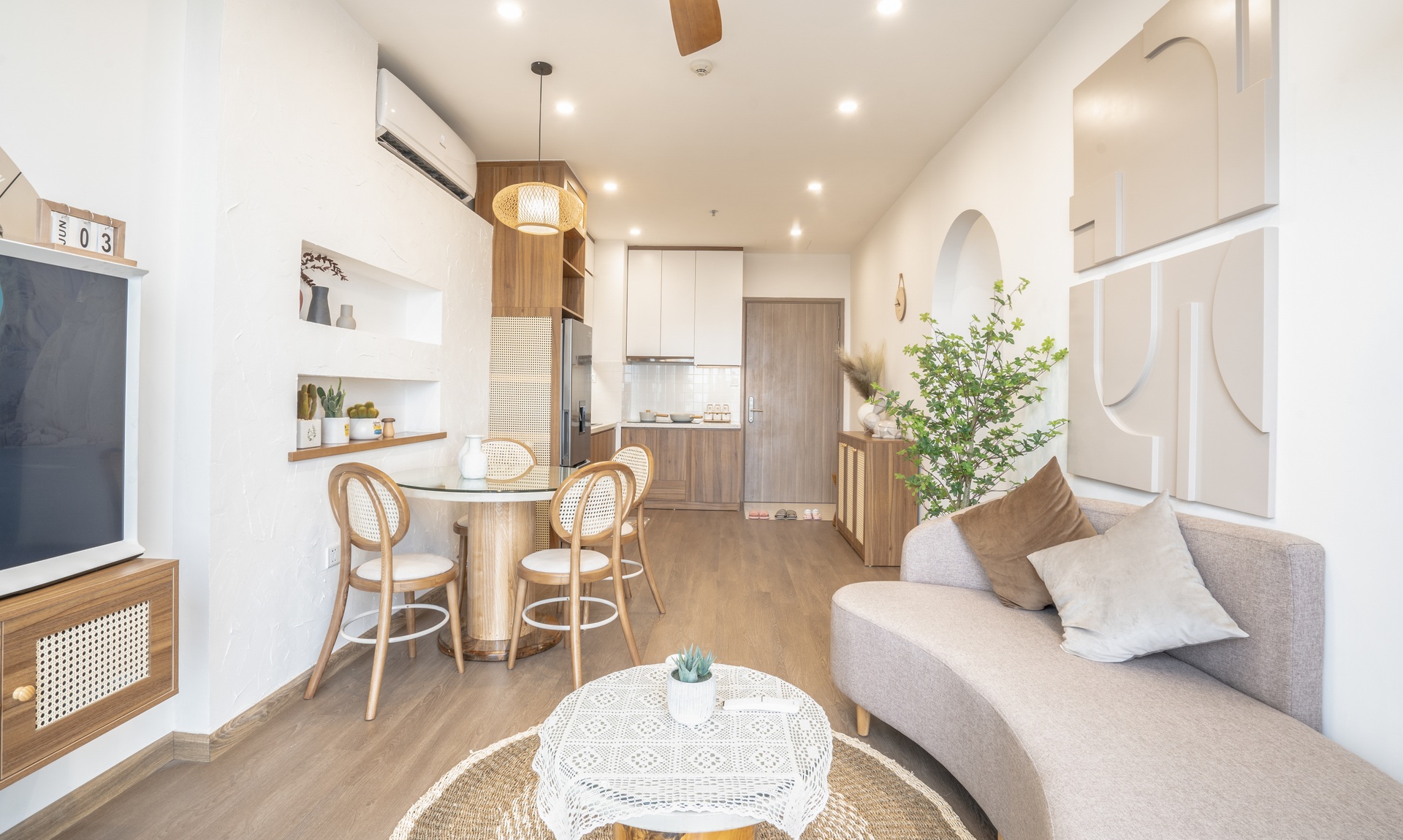 Ngắm căn hộ 54 m2 của cô nàng độc thân: Rộng bất ngờ nhờ mẹo làm nội thất - 6 Ngắm căn hộ 54 m2 của cô nàng độc thân: Rộng bất ngờ nhờ mẹo làm nội thất - 6