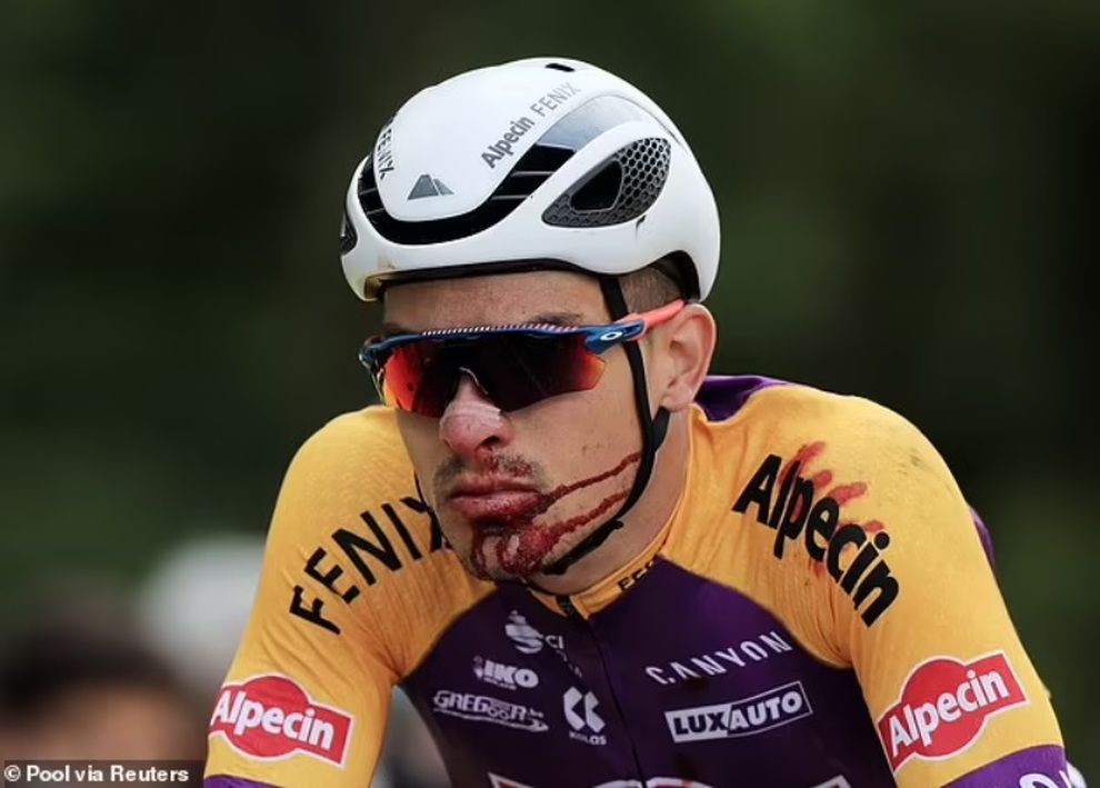 Cổ động viên Tour de France bị phạt tù treo 4 tháng - 6 Cổ động viên Tour de France bị phạt tù treo 4 tháng - 6