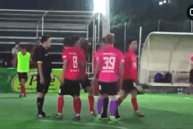 Bị đấm gục trên sân, trọng tài VFF lên tiếng tố cáo