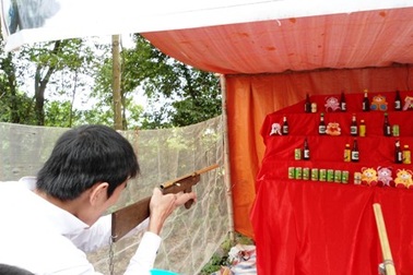  Trò chơi bạo lực lấn át trò diễn dân gian  