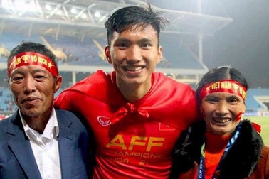 Đoàn Văn Hậu nghẹn lòng kể lại quá khứ nghèo khó của gia đình