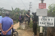 Cố vượt qua đường sắt, người đàn ông bị tàu tông tử vong tại chỗ