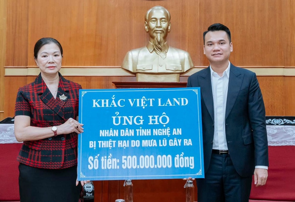 Ca sĩ Đen Vâu, Khắc Việt ủng hộ Nghệ An khắc phục hậu quả mưa lũ - 1 Ca sĩ Đen Vâu, Khắc Việt ủng hộ Nghệ An khắc phục hậu quả mưa lũ - 1