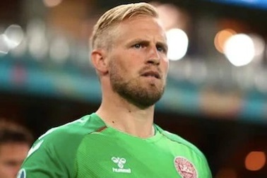 Kasper Schmeichel đã thoát khỏi cái bóng của người cha vĩ đại