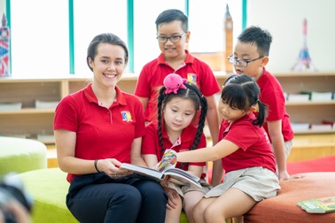 Kích thích đam mê đọc sách từ không gian thư viện đa sắc màu