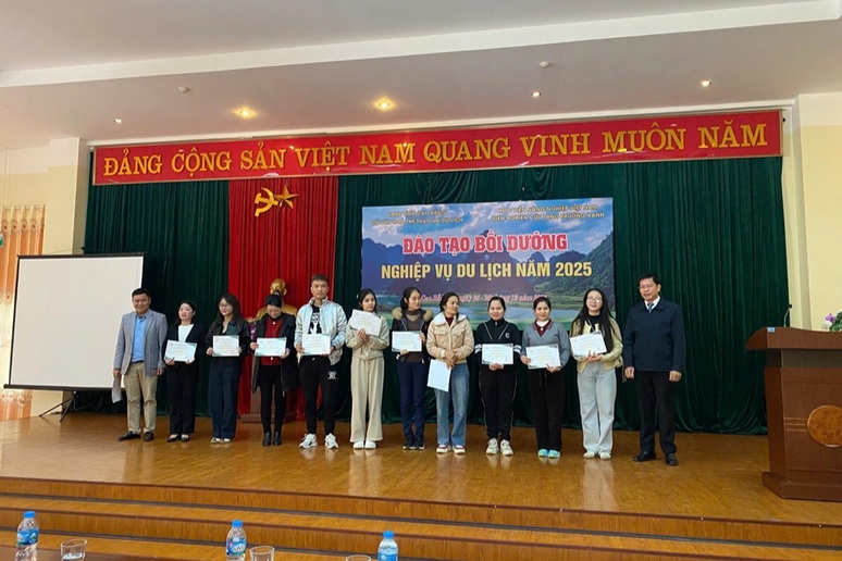 Học viện Nông nghiệp Việt Nam đồng hành nâng cao chất lượng nhân lực du lịch địa phương