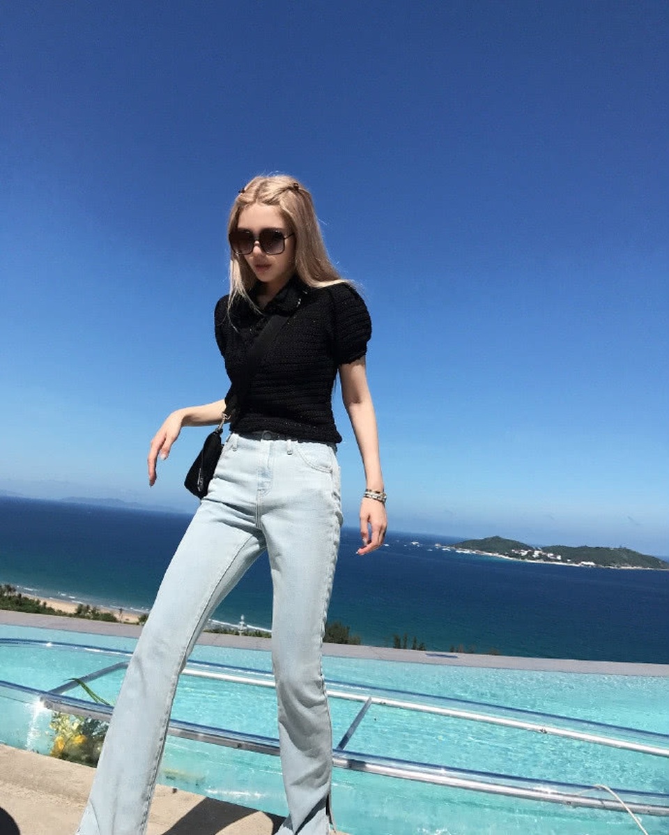 Bạn gái cũ “làm ăn phát đạt” sau khi tố La Chí Tường ngoại tình - 4 Bạn gái cũ “làm ăn phát đạt” sau khi tố La Chí Tường ngoại tình - 4