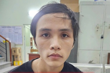 Bắt nam thanh niên giật hơn 100 tờ vé số của người đàn ông ở TPHCM