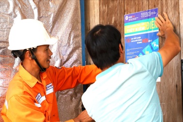 EVNCPC khuyến nghị khách hàng cài ứng dụng CSKH để kiểm soát tiền điện