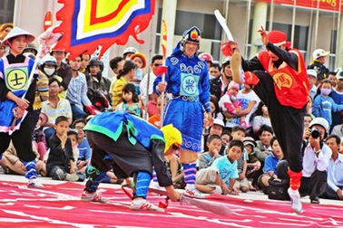 Xem những pha võ thuật độc đáo từ cờ người