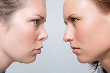 Lịch sự đi gặp “bồ” của chồng