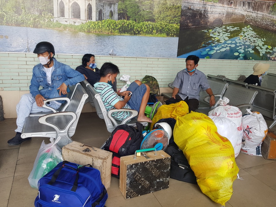 Người dân về quê.jpg