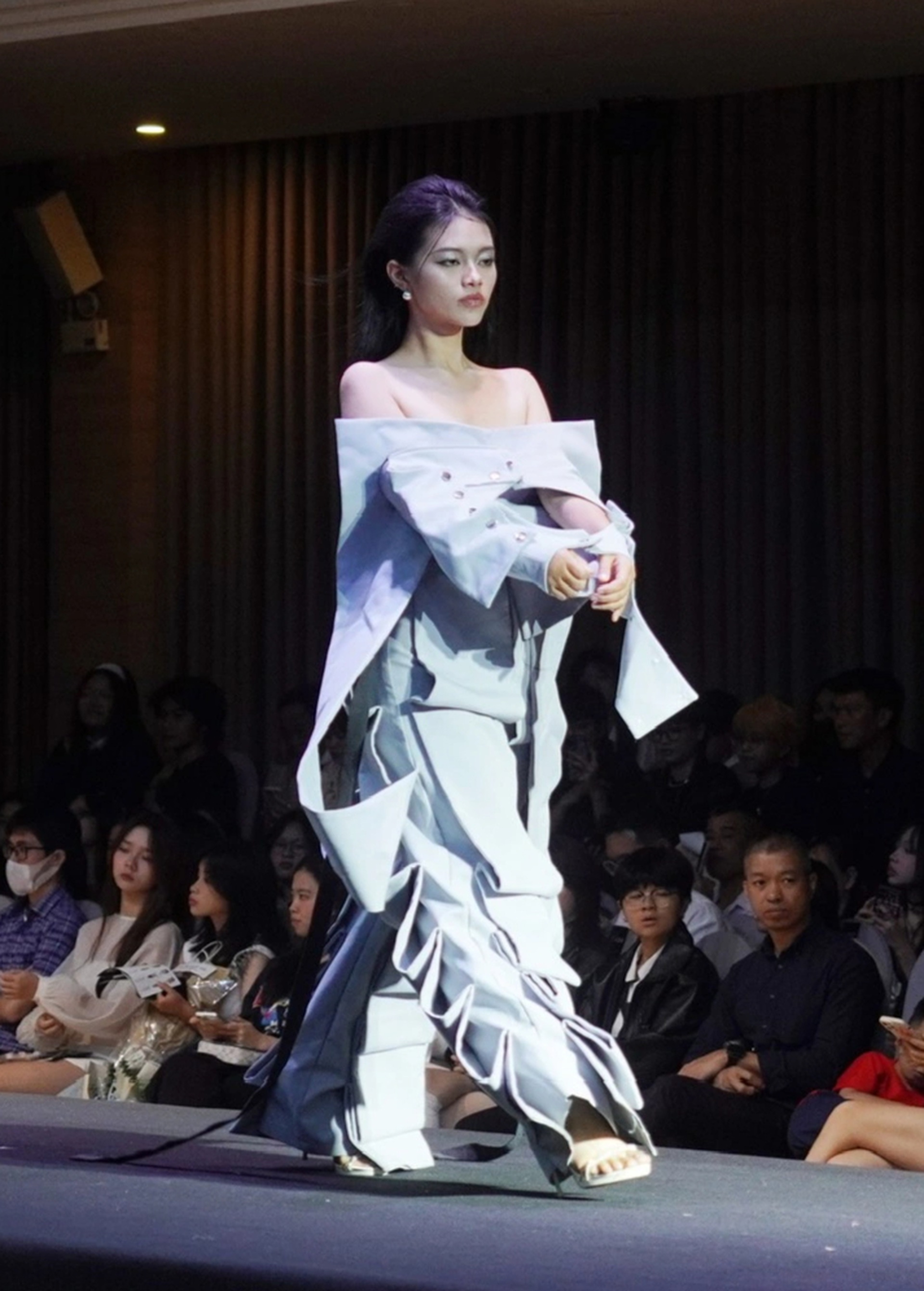 Gen Z Hà thành tổ chức show thời trang, tự thiết kế hơn 60 bộ váy áo - 13 Gen Z Hà thành tổ chức show thời trang, tự thiết kế hơn 60 bộ váy áo - 13